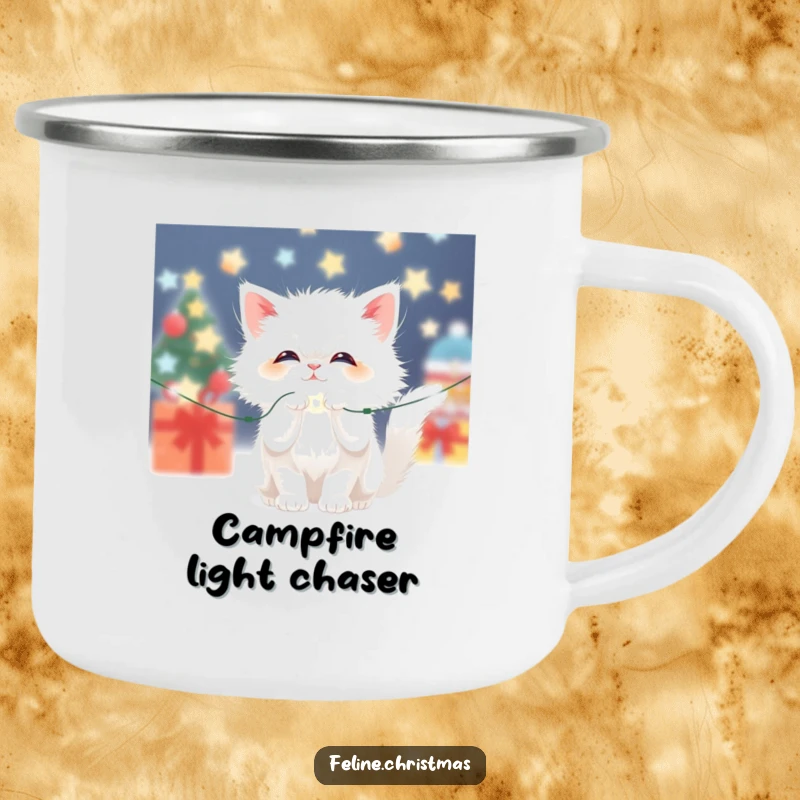 Funny Kawaii Fluffy White Cat Camping Mug: Cute cat batting at sparkling Christmas lights, perfect for festive outdoor enjoyment.